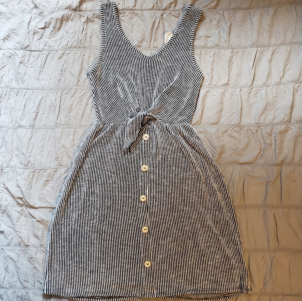 Caution To The Wind Black& White Striped Sleeveless Mini Dress Juinors 14-16